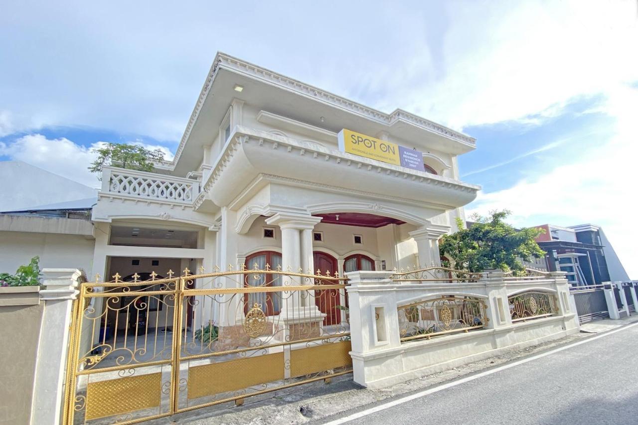 Oyo 2897 Rahmah Residence Syariah Bukittinggi Bagian luar foto